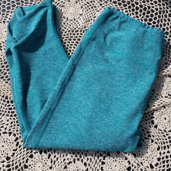 The North Face womens green strech capri sz Med - Picture 2 of 6